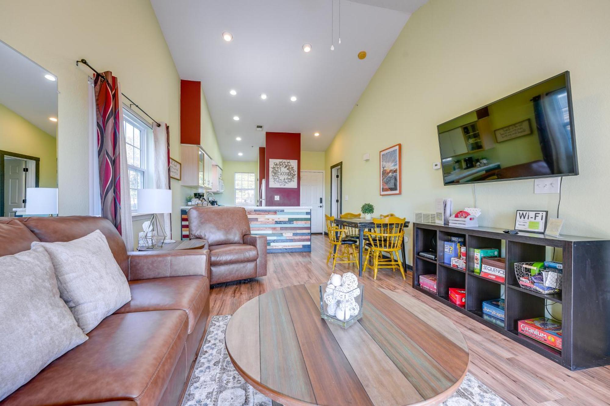 Vibrant Holiday Hills Resort Condo With Balcony Брэнсон Экстерьер фото